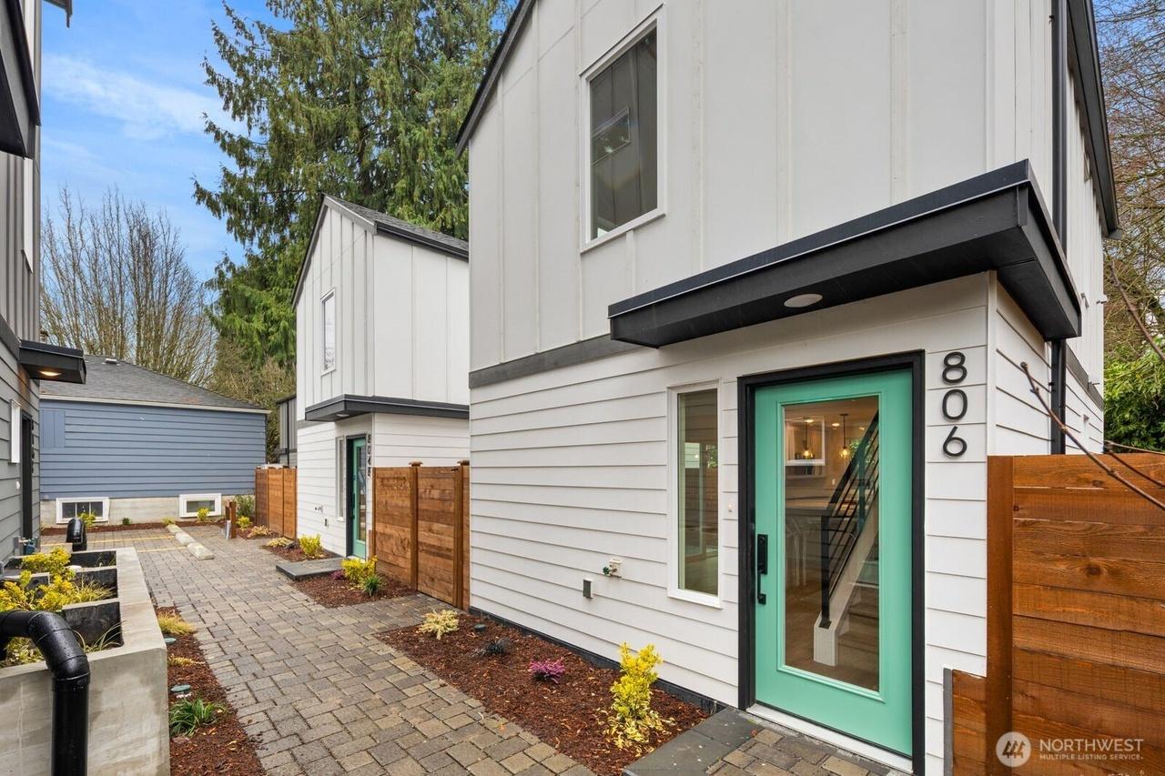 806 S Rose St, Seattle, WA 98108
